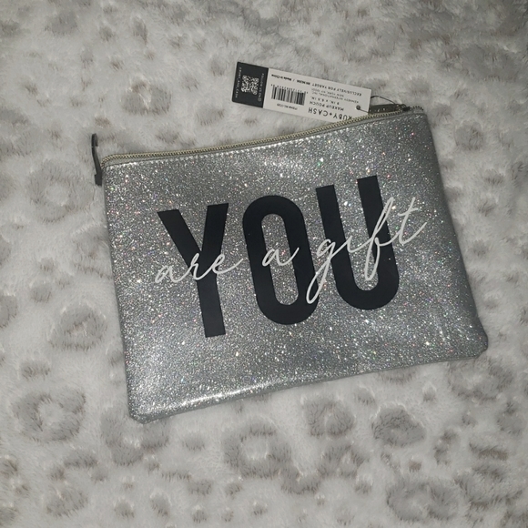 Ruby Cash silver sparkle makeup pouch You are agift - Picture 2 of 5